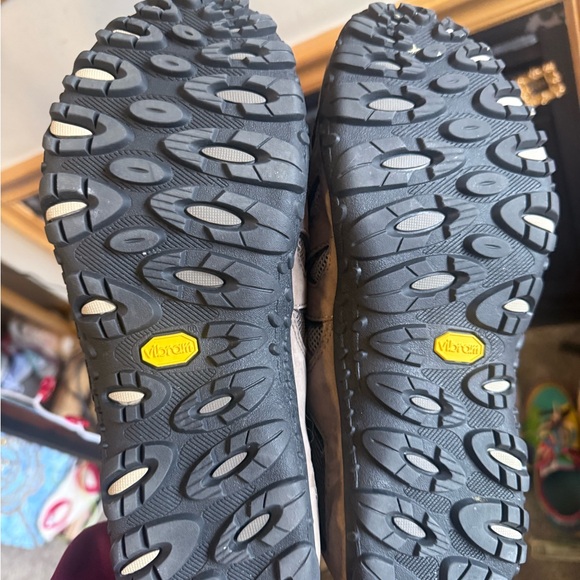Men's Merrell Brown Hiking Shoes size 8. Just like new!! - Picture 6 of 6